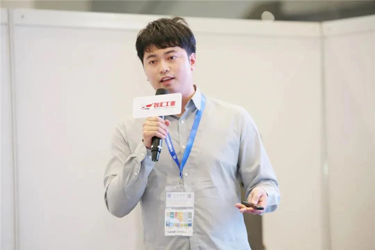 遼寧眾誠(chéng)工業(yè)設(shè)備制造有限公司技術(shù)代表發(fā)表演講.jpg